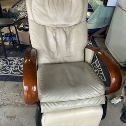 HumanTouch Leather Massage Chair - Tall and Standard Height Settings