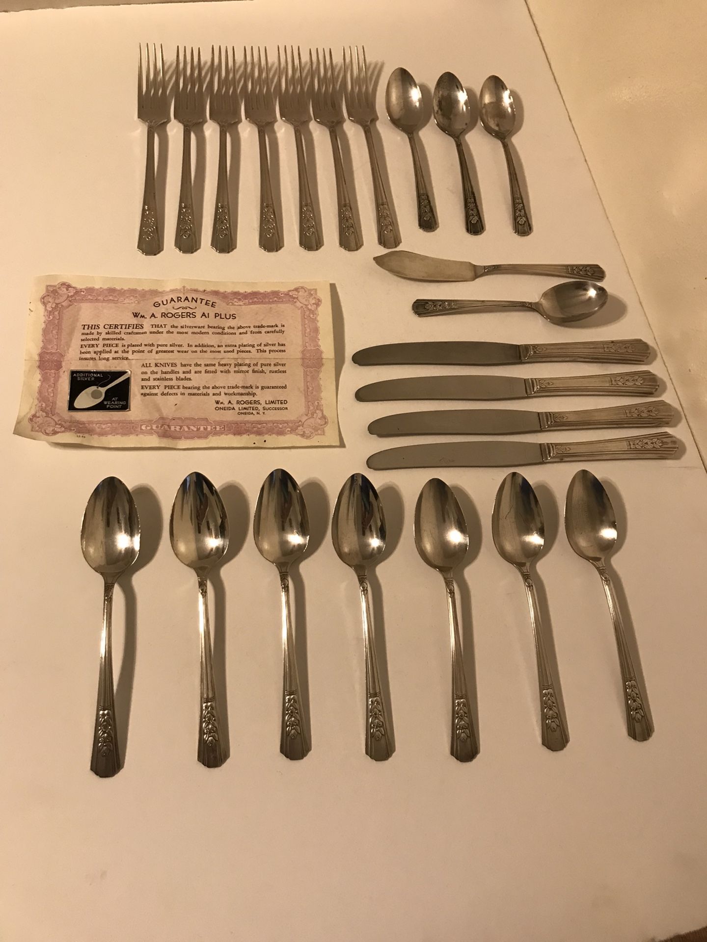 Antique W.m.A. Rogers Oneida LTD. Silver Plate set of 23 w/ Guarantee Paper