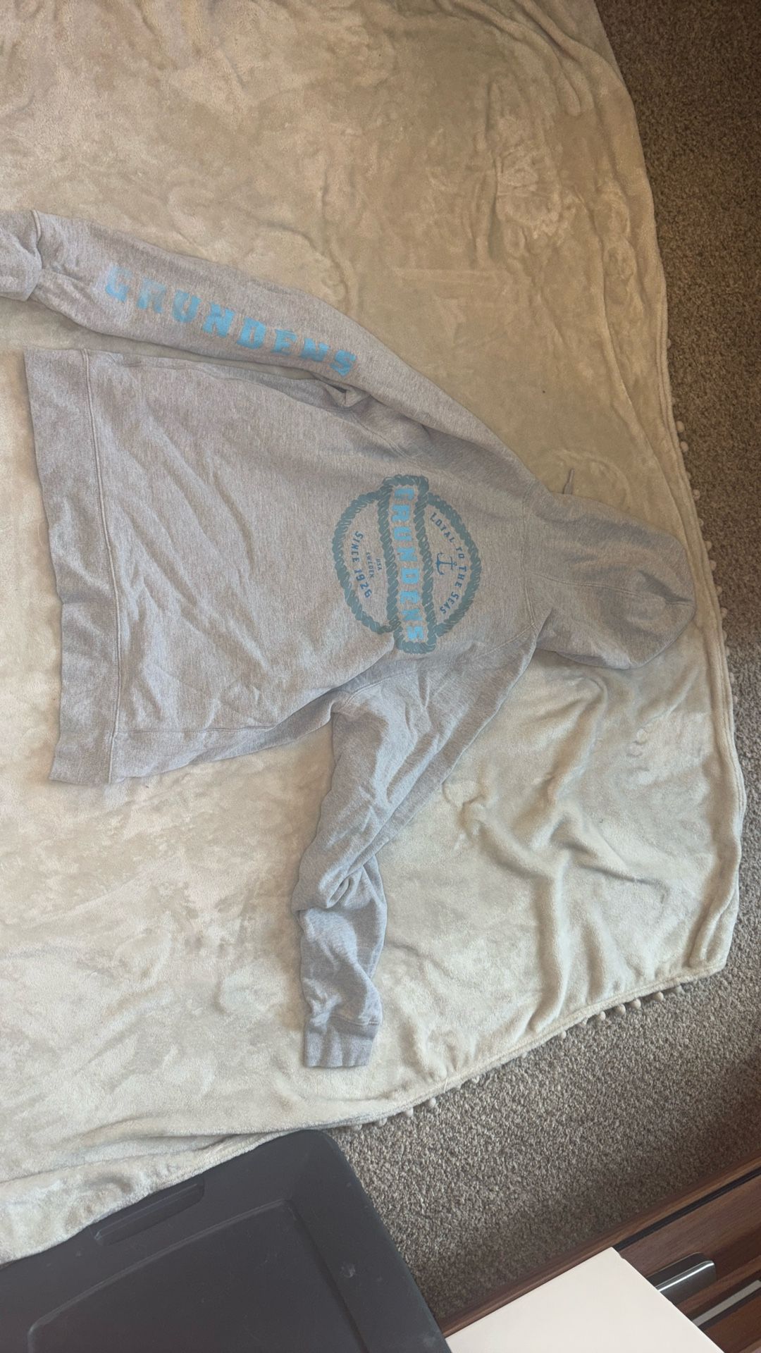 Women’s Grundens Sweatshirt