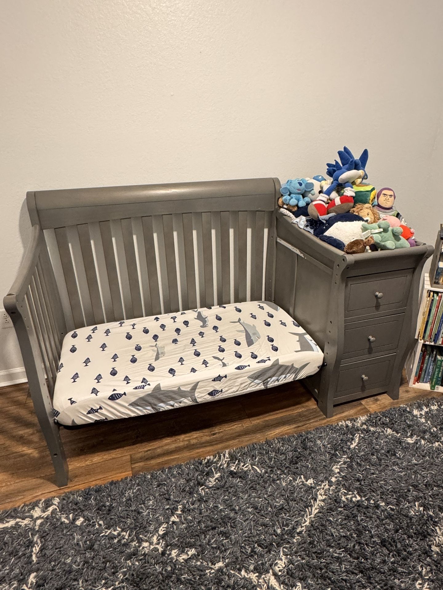 2 In 1 Gray Baby Crib / Toddler Bed With Changing Table