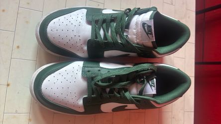 Green and white dunks for sell size 10.5