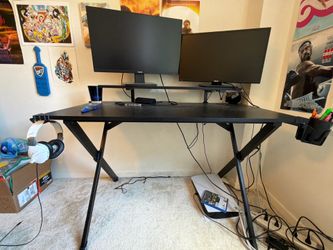 Black gaming desk
