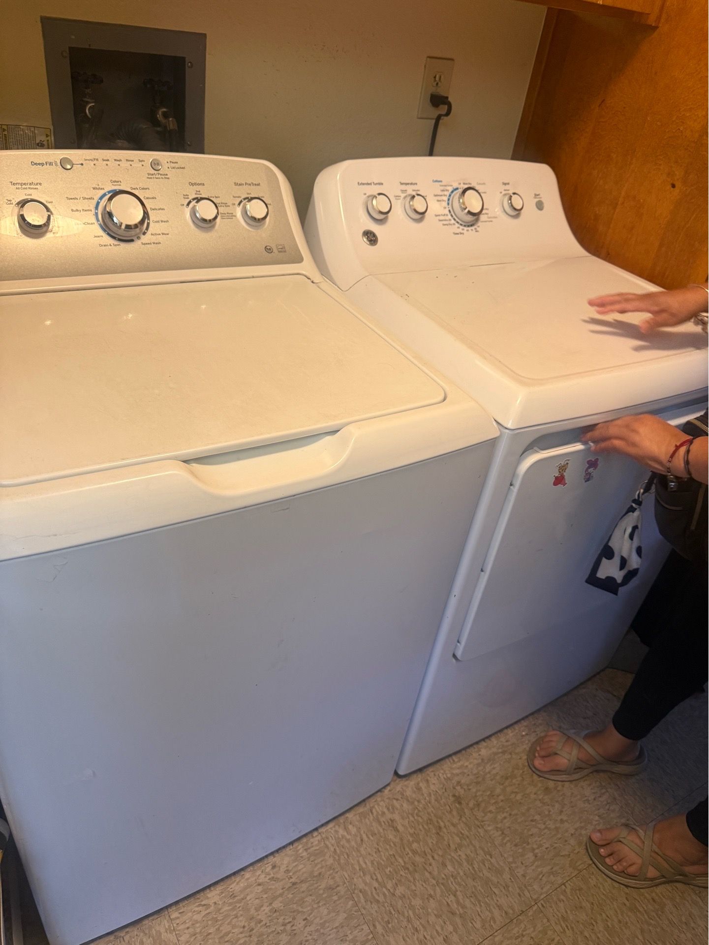 Ge washer & gas dryer set