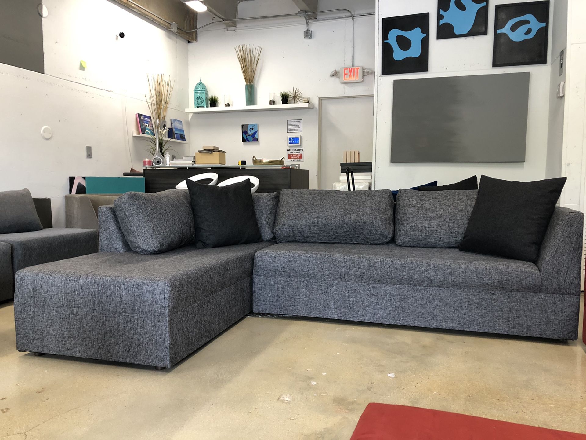 Modern sectional sofa couch