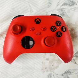 Xbox Wireless Gaming Controller – Red  – Play on Xbox, Windows, Android, iOS, FireTV Sticks, Smart TVs, VR Headsets ( Used )