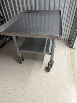 Commercial rolling 2ft cart