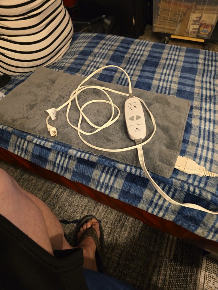 Sharper Image Calming Heat Massaging Heating Pad