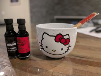 Hello Kitty Ramen Bowl Set
