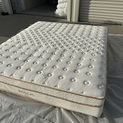 Saatva Cal King Firm Mattress & Box Frame 