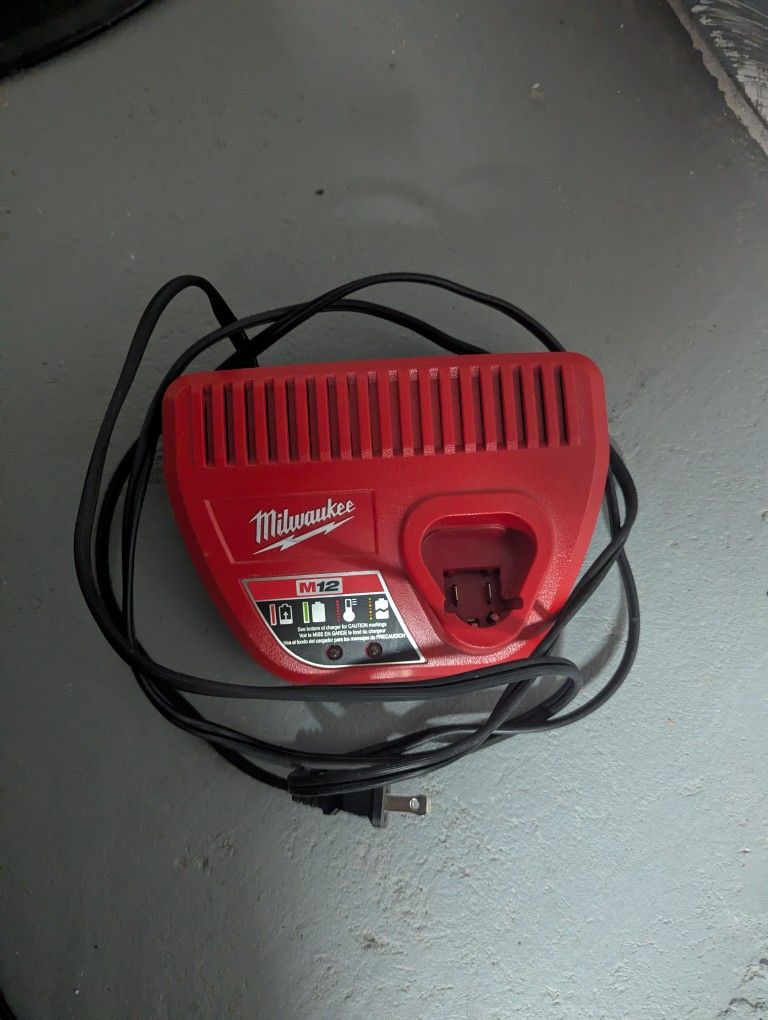 Milwaukee Battery Charger