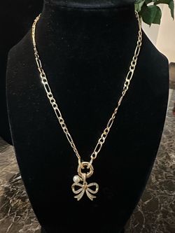 Gold Chain Necklace with Bow and Pearl Pendant