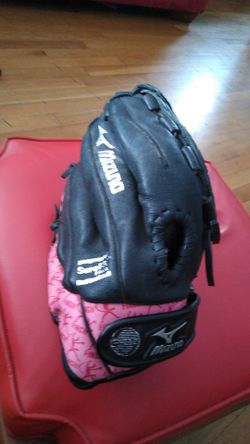 Mizuno 12 Inch Softball Glove Mitt Black/Pink Nice!