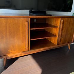 Scandinavian/Mid-Century Modern Style TV Stand/Media Console