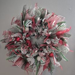 decorative wreath 