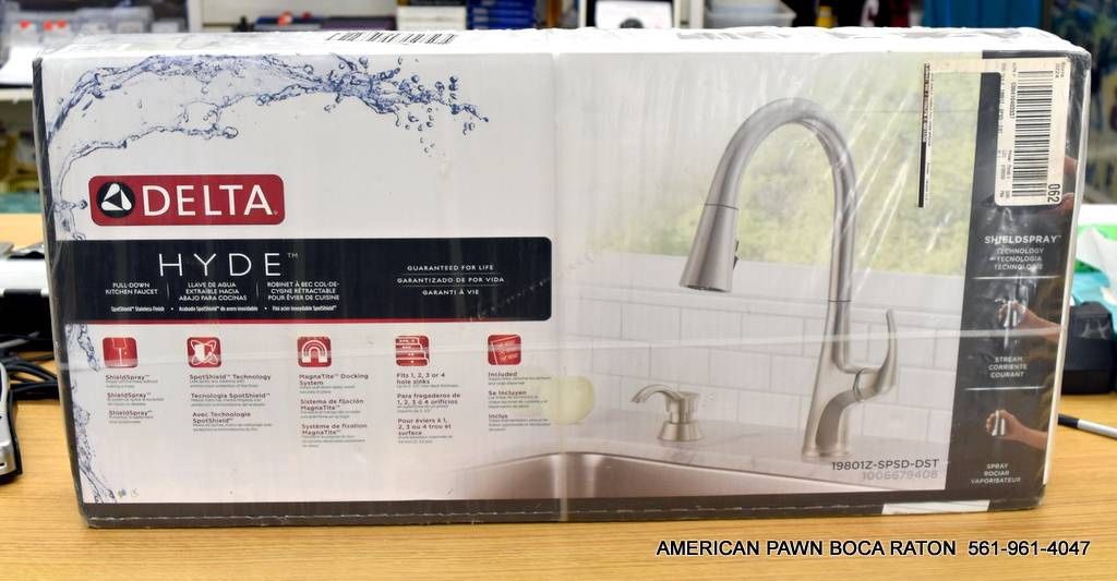 NEW Delta Hyde Single-Handle Pull Down Sprayer Kitchen Faucet 19801Z-S
