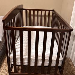 Delta Children Convertible Baby Crib with Mattress – Like New