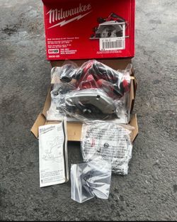 MILWAUKEE   M18 Cordless 6-1/2" Circular Saw 165 mm (6-1/2" TOOL-ONLY
