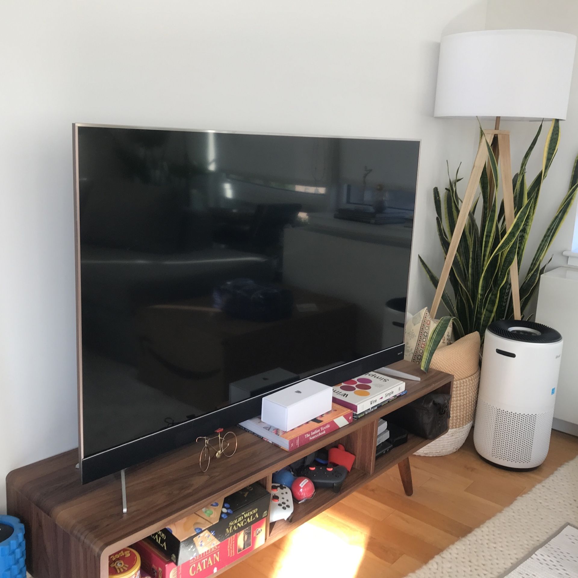 TCL, 55", CLASS C8-SERIES, 4K UHD, DOLBY VISION, HDR, ROKU SMART TV, 55C807