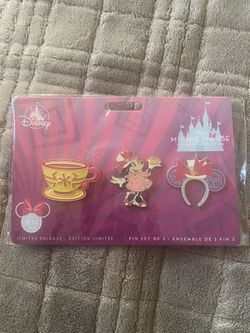 Minnie Mouse Main Attraction Pin Set #3