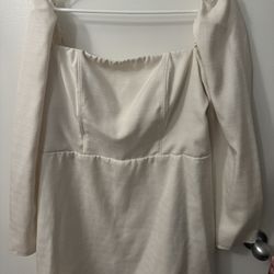 H&M linen-like off/on the shoulder knee-length, long sleeve dress. Size L.