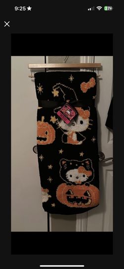 Hello Kitty Halloween Blanket
