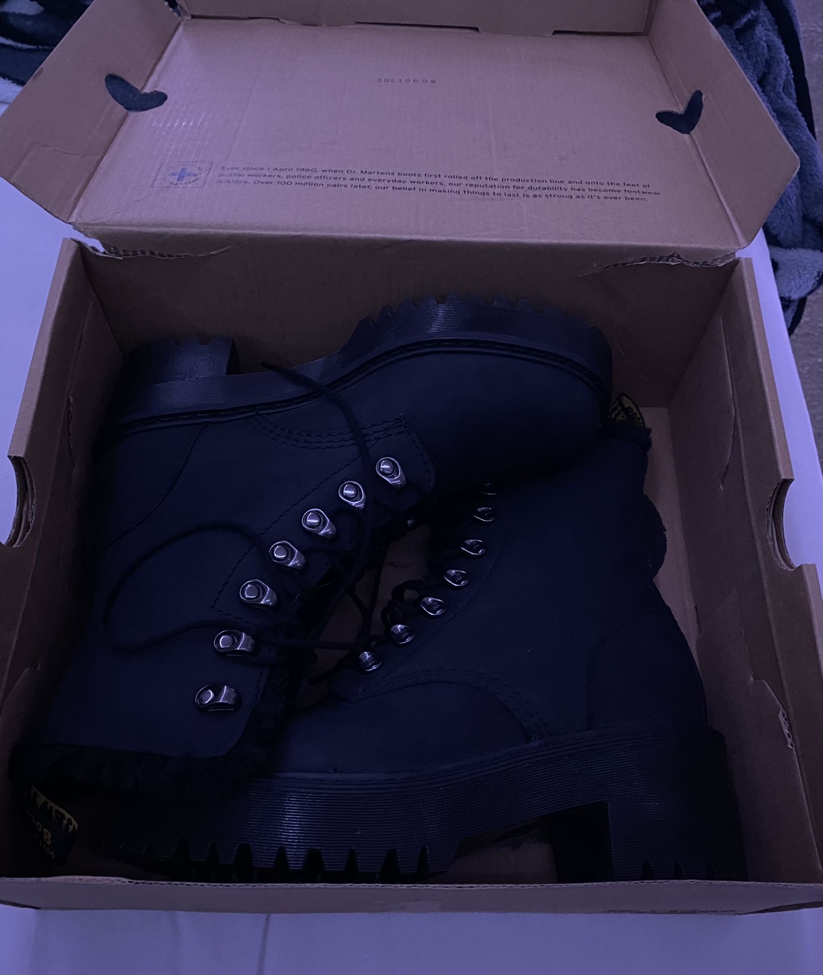 DR. MARTENS LEONA FAUX FUR PLATFORM LEATHER BOOTS