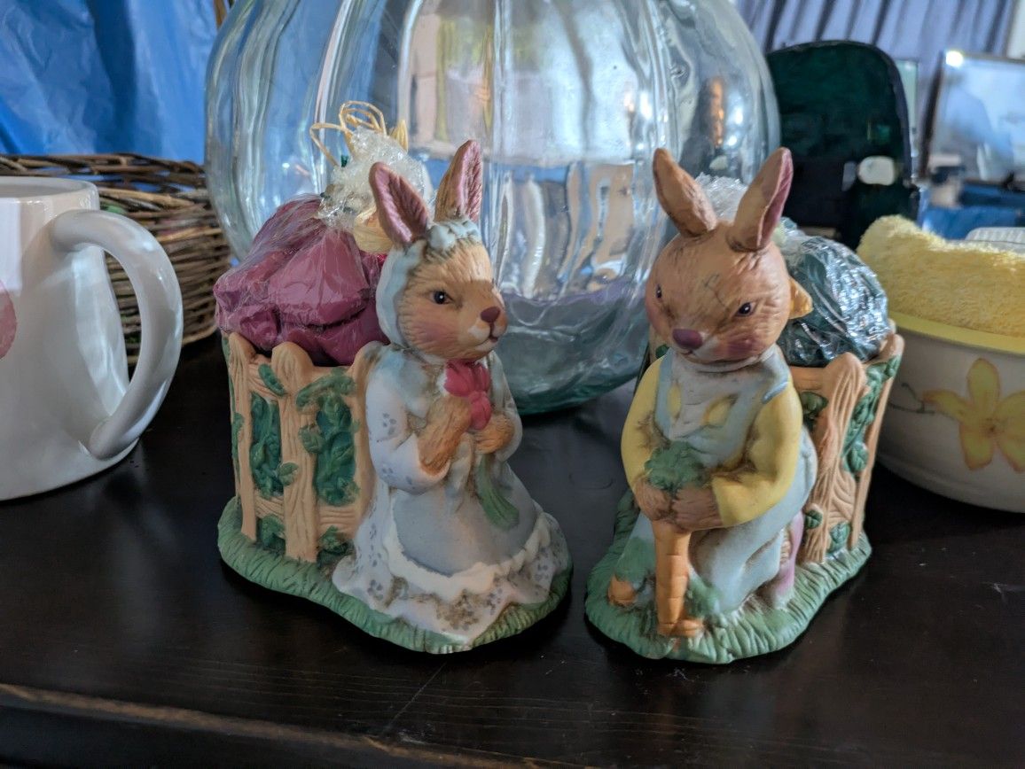 Set Vintage Mr & Ms Easter Porcelain Bunny Rabbit Planters Holder Tulips