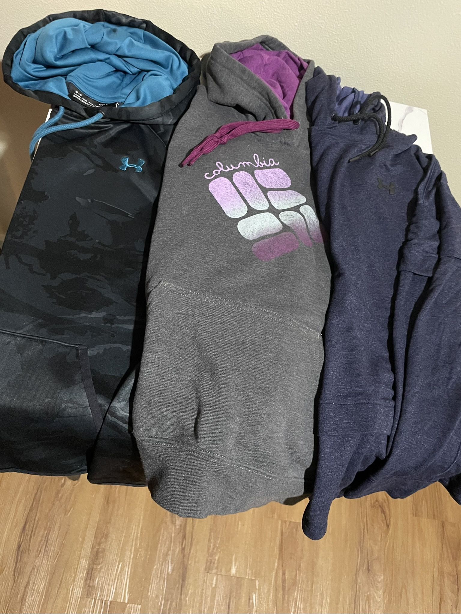Under Armour Hoodies - EUC
