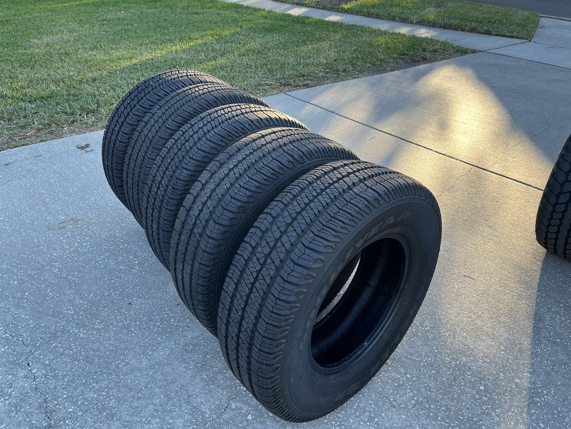 Goodyear Wrangler SRA 255/75/17 Tires