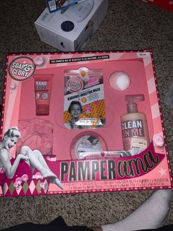 Brand new soap and glory pamper kit