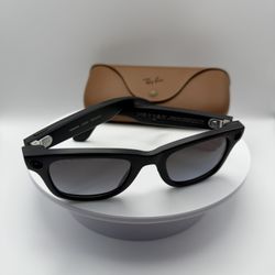 Ray-Ban Meta Wayfarer Gen 1 Matte Black Polarized RW4006