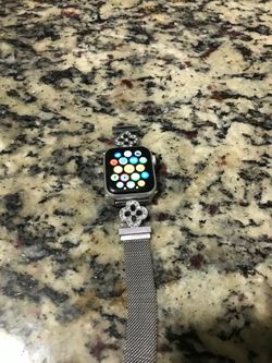 Apple Nike Series 5 Watch Excellent Condition (Unlocked)
