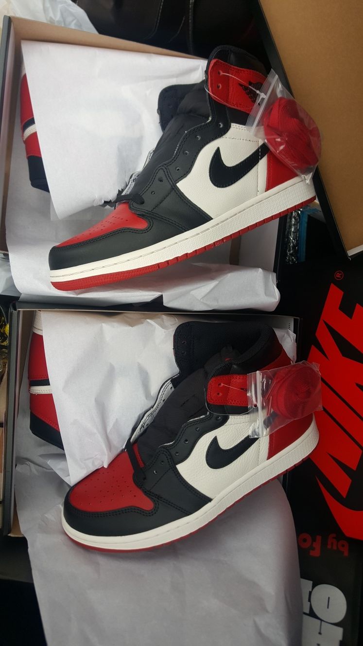 Deadstock Air Jordan 1 Retro Bred Toe Size 9