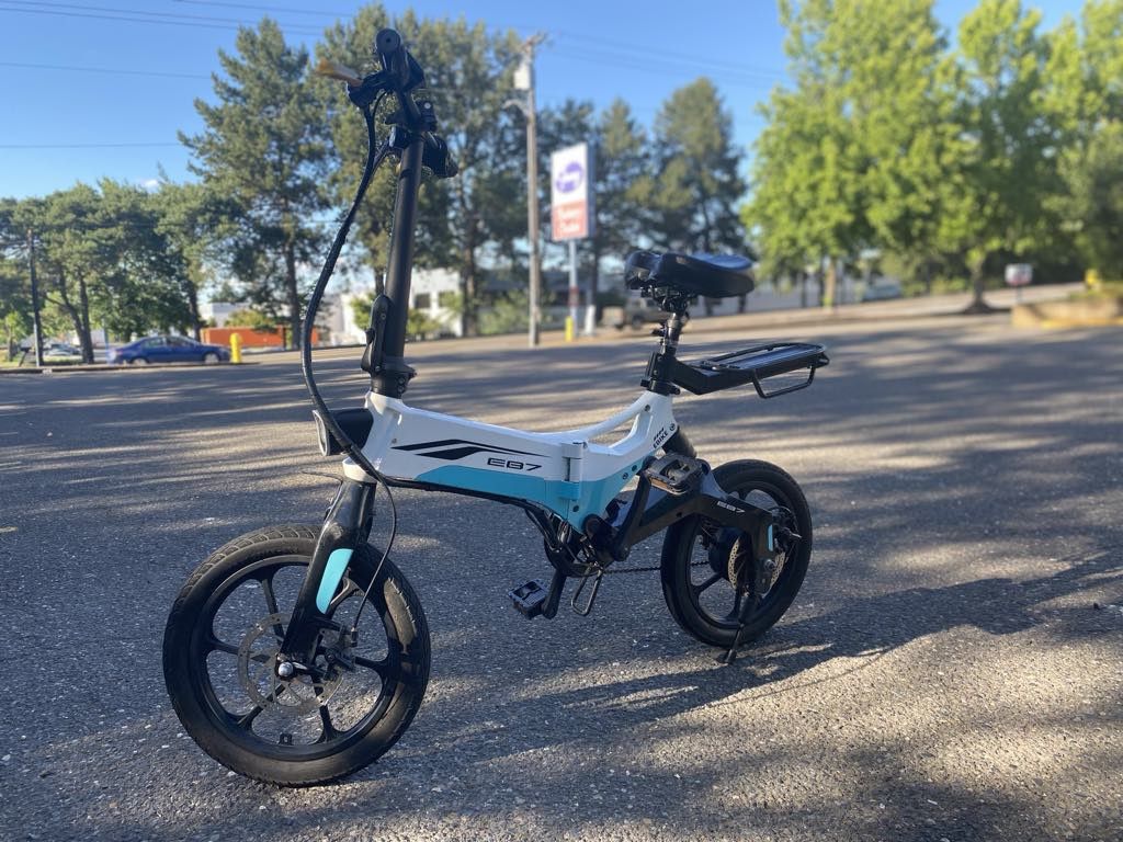 swagtron electric bicycles SwagCycle Folding Bicycle  Transporter Scooters A USB port is built into your bikes juice to keep you refilled and connected throughout your adventures Swagtron Swagcycle Eb Swagtron Ebike