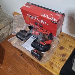 Milwaukee M18 'Fuel' Deep Cut Band Saw, 'High Output' Battery