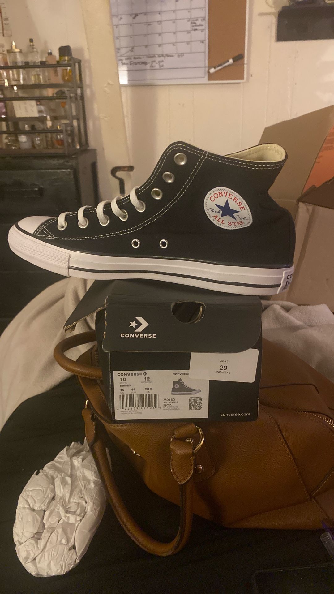 Brand New Men’s 10 Converse