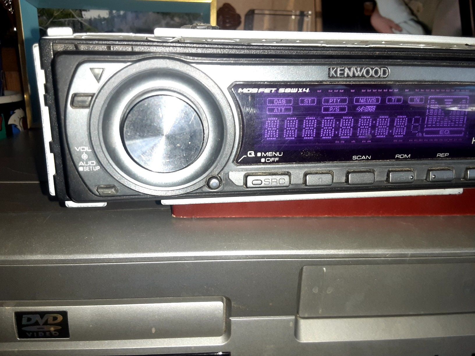Kenwood KDC-3028 CD player