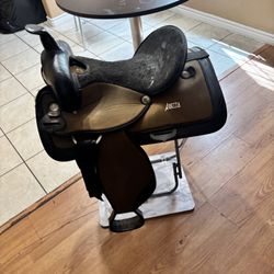 Abetta Saddle 