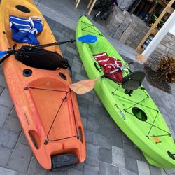(2) Kayaks *fishing*  Life Vests And Paddles Included 