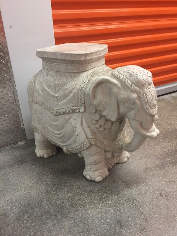 Oriental Solid White Wood Elephant Stool/Side Table (24"L x 21"H)