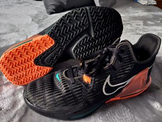 Nike LeBron Witness VI Basketball Shoes Size:13 Men's