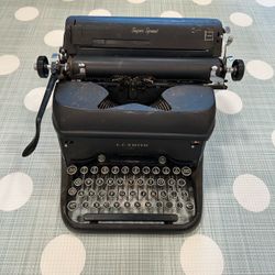 1940s LC Smith-Corona Super Speed Typewriter