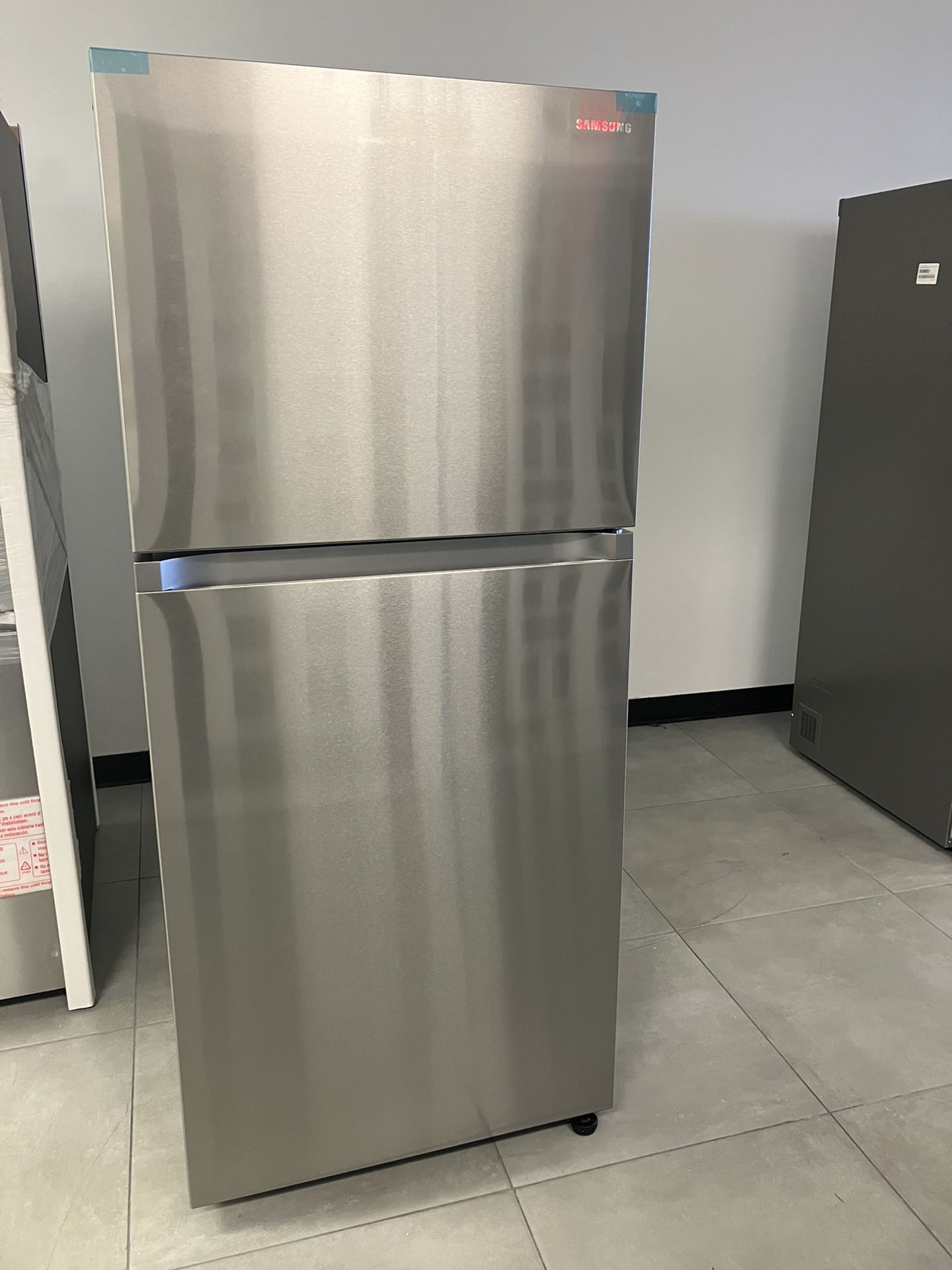 $599 New Samsung Refrigerator
