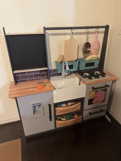 Play kitchen