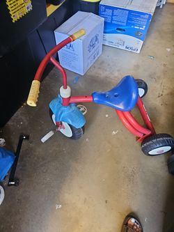 Kids trycicle