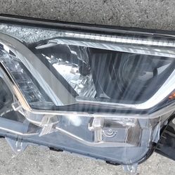 TÃ’YOTA RAV4 LEFT DRIVER HEADLIGHT HEAD LAMP 2016 2017 2018