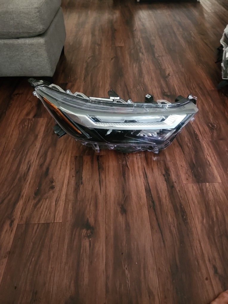 2022-2023 Toyota RAV4 LED Headlight (Right,Passenger)