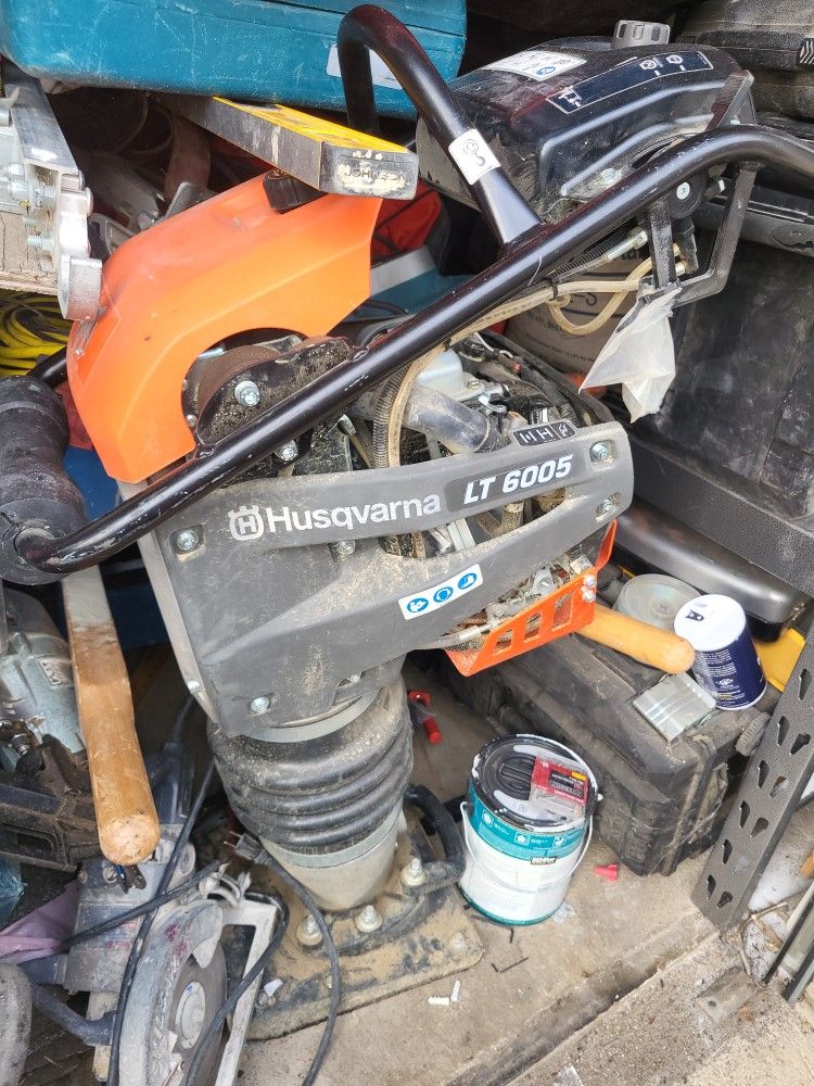 Compactadora Husqvarna LT 6005