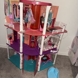 Barbie Dream House