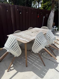 Outdoor Patio set - 6 chairs and table